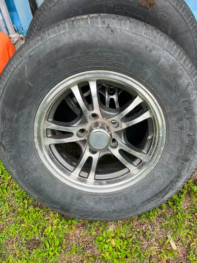 Selling 3 205 75 14 trailer aluminum rims with tires asking 250$
