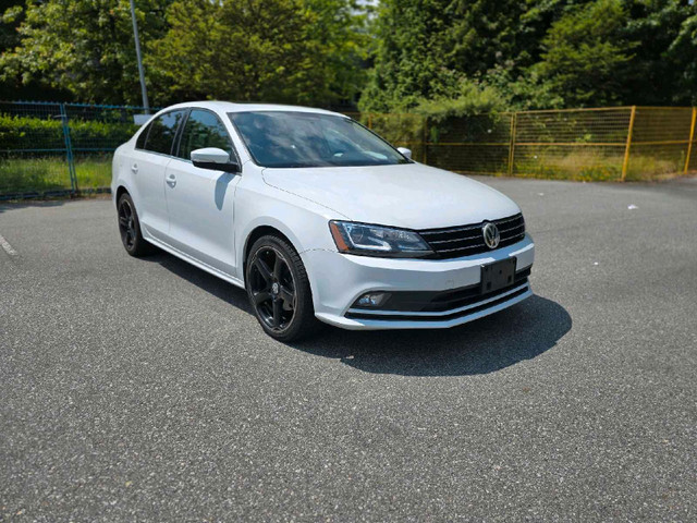 2015 vw jetta Highline in Cars & Trucks in Delta/Surrey/Langley