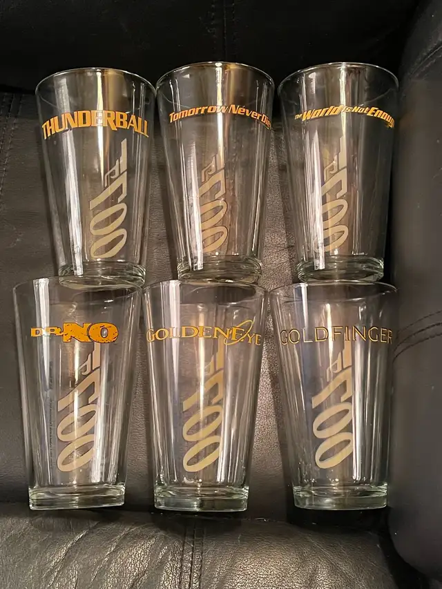 Four James Bond 007 pint drinking glasses in Arts & Collectibles in City of Toronto - Image 3
