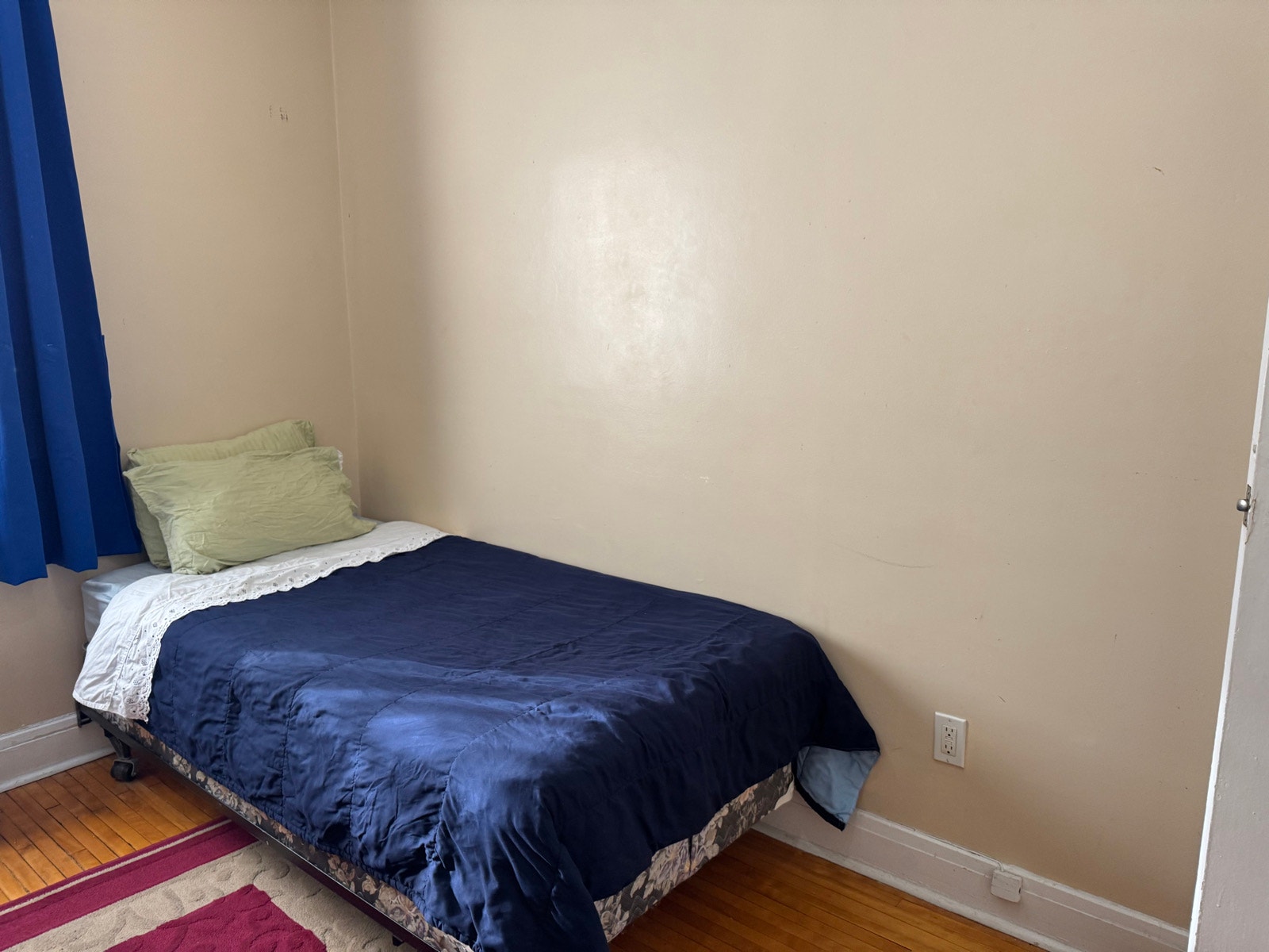 Furnished room near metro, HEC, UdeM and Polythecnique — photo 3