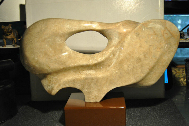Beautiful Form Art Hand Carved Stone Swan in Arts & Collectibles in Vancouver - Image 4