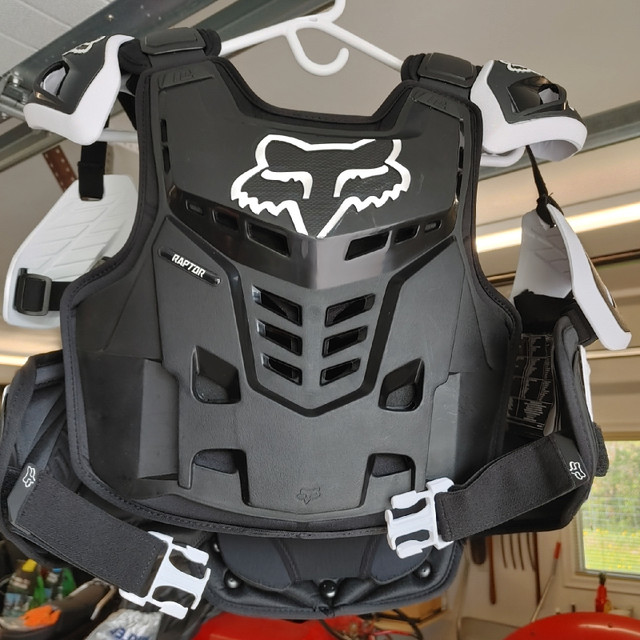 Fox Racing Chest Guard in Other in Kawartha Lakes - Image 2