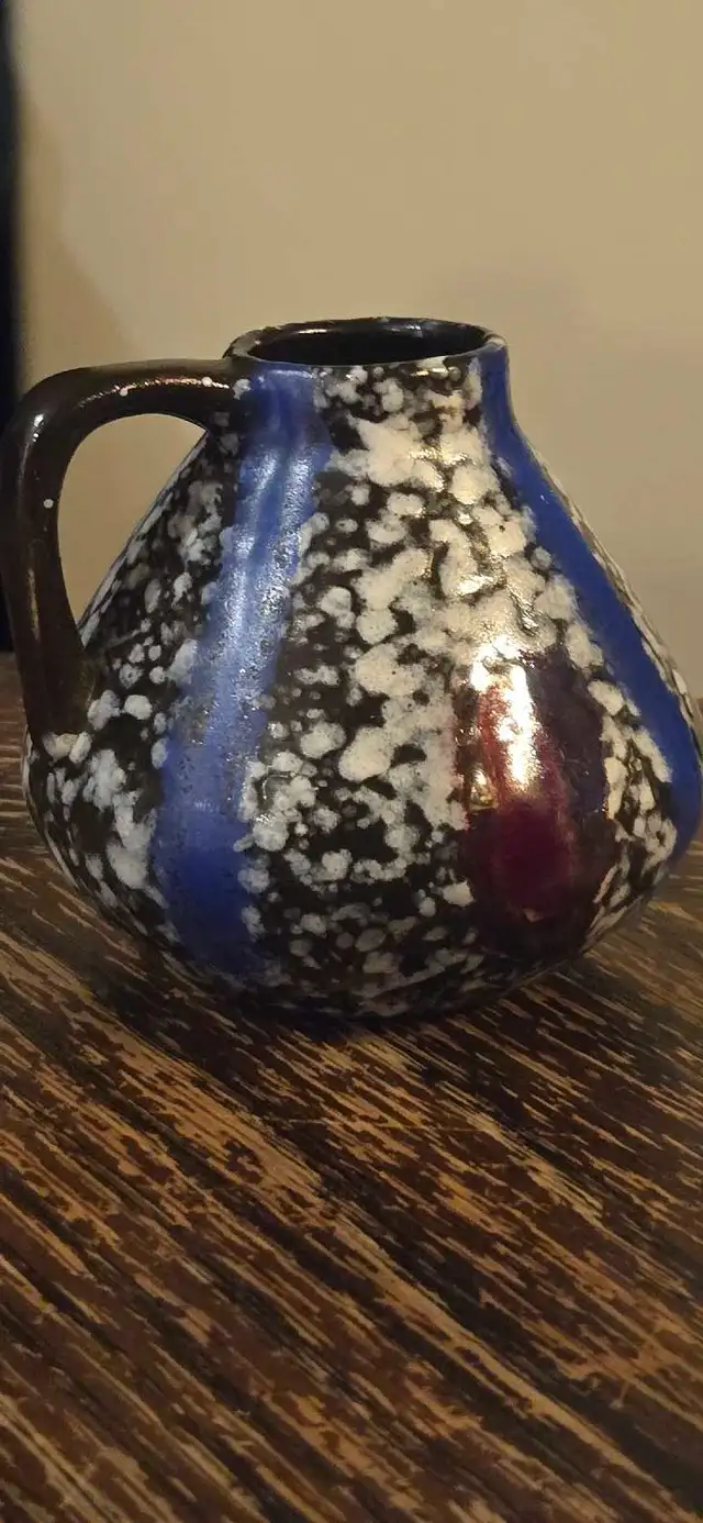 RARE MCM EAST GERMAN POTTERY BUD VASE FANTASTIC SHAPE in Arts & Collectibles in St. Albert - Image 5