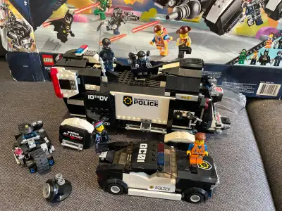 Lego movie Secret police dropship 70815/ Bad cop chase 70819 They said sets are intact and comes wit...