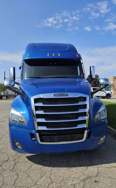 Lease Takeover – Freightliner Cascadia with APU Lease takeover available for Low kms Freightliner Ca...