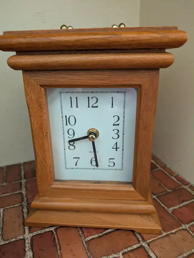 Vintage Clock Collection Lot in Home Décor & Accents in Red Deer - Image 4