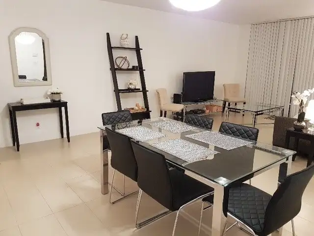 Hollywood/Hallandale in Florida in Canada - Image 4