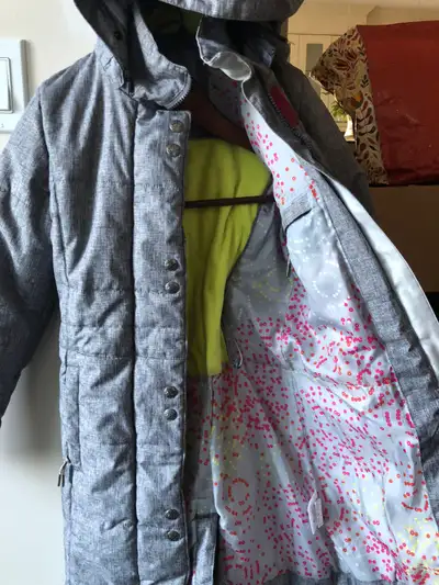 Manteau d’hiver chaud pour fille, taille 12 à 16 ans. Modèle long, parfait pour les journées froides...