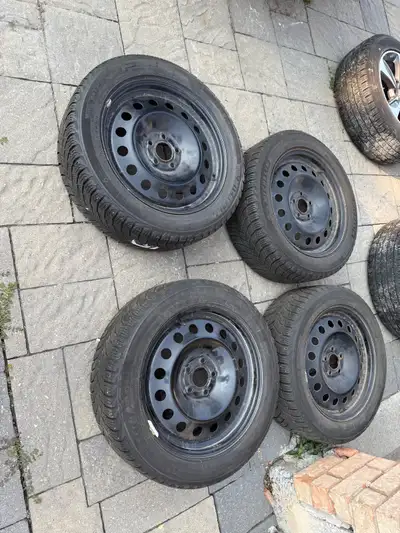 Michelin x ice winter tires 90% tread 5 x108 bolt pattern 63.4 bore Tpms tire sensors included Fits...