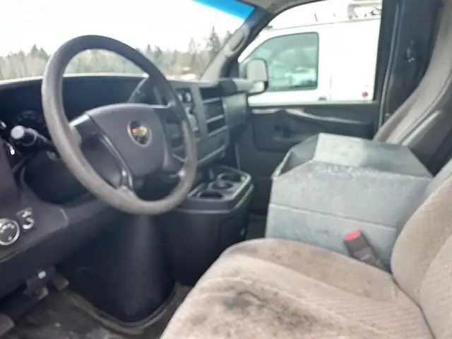 FOR SALE 2014 CHEVROLET EXPRESS 2500 VAN in Other in Fredericton - Image 4