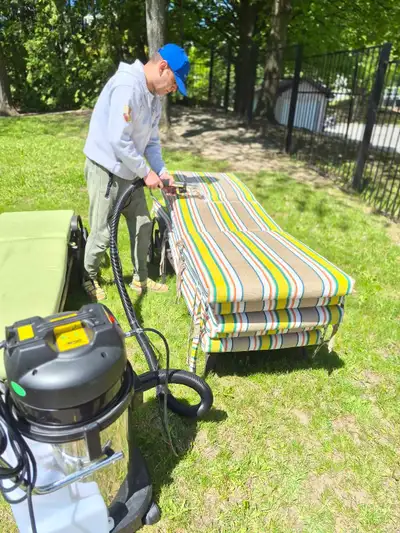 In new condition All attachments Gary 416-317-1576