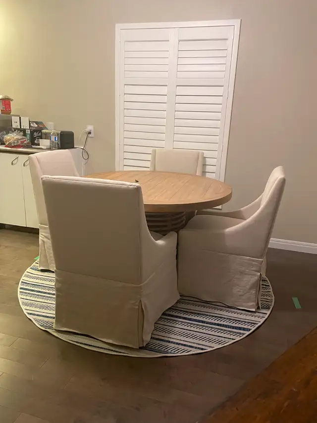 Castered Dining Chair discovers elegance and mobility in Dining Tables & Sets in Gatineau - Image 6