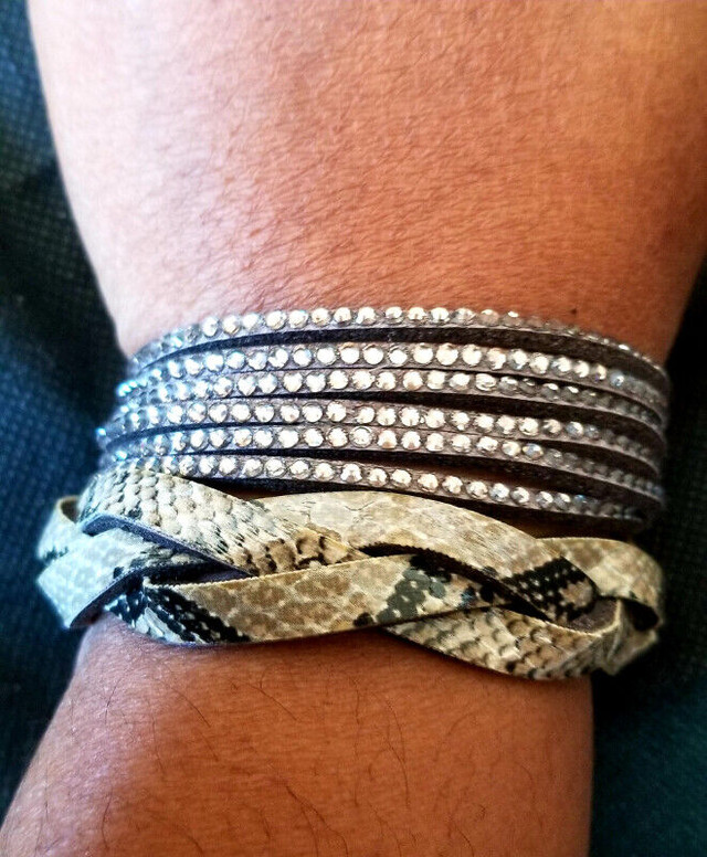 BRAND NEW! Snakeskin Rhinestone bracelet. Nouveau Bracelet. dans Bijoux et montres  à Ville de Montréal - Image 4