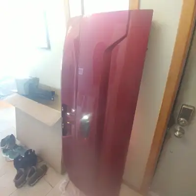 used tailgate , no rust, red, no dents, like new