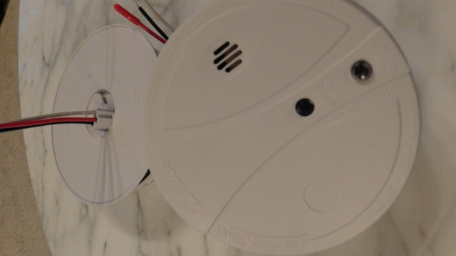 Kidde  home Smoke Alarm with cord for hardwiring. in Other in Lethbridge - Image 2