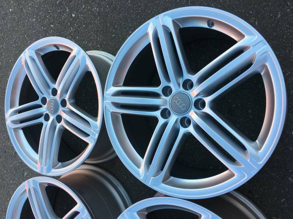 Set of Genuine Factory Audi A4 S4 19" S-Line rims in showrm cond in Tires & Rims in Delta/Surrey/Langley - Image 2
