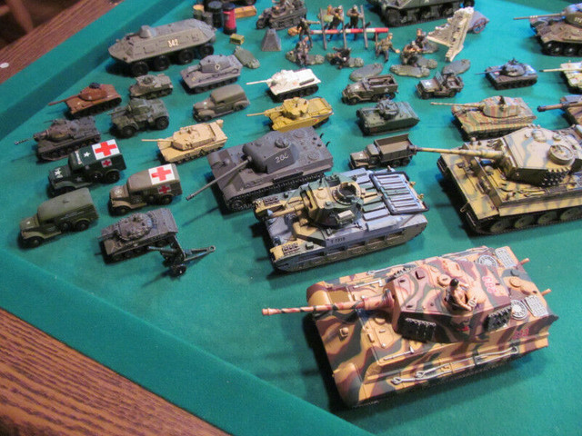collection armee tank char d'assaut unimax solido dinky corgi dans Art et objets de collection  à Laurentides - Image 3