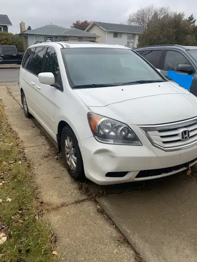 2008 Honda Odyssey EX-L – $2500 (Negotiable, No Lowballs) Odometer: 271,145 km Trim: EX-L Condition:...