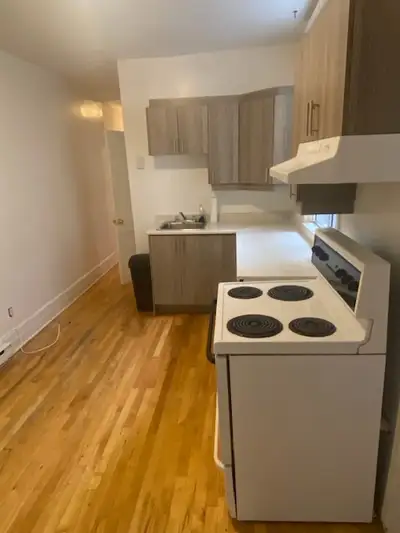 Spacious 5 1/2  in The “Plateau “