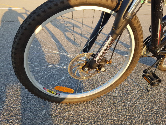 Mountain bicycle 24 in , dual suspension, disc brake in Mountain in Mississauga / Peel Region - Image 3