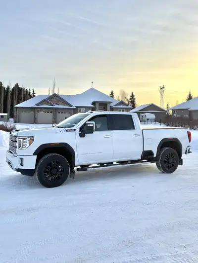 Price is Firm!! 2021 GMC Sierra 3500 Denali Fully loaded with only 22,500KM!! No accidents, no claim...