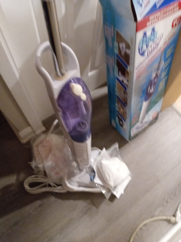 3 BRAND NEW H20 STEAM MOPS in Vacuums in City of Halifax - Image 4