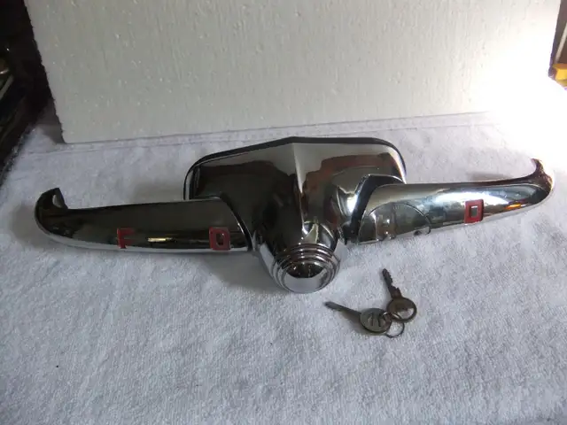1949 ford flathead custom trunk handle assembly early takeoff in Auto Body Parts in Barrie - Image 6