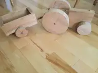 Jouets camion en bois