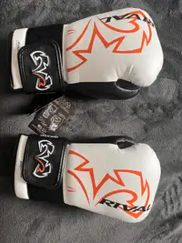 Rival Boxing RS11V Gloves 16oz