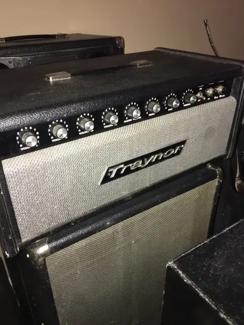 Traynor PA Amp (200 Watts) & Speaker (2X12) Cabinet in Amps & Pedals in Edmonton - Image 2