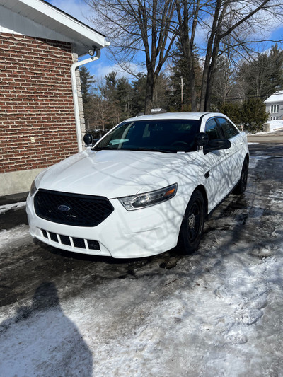 2019 ford taurus police pack