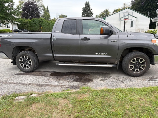 Toyota Tundra SR5 Double Cab 4x4