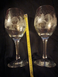 Arby's red wine glasses 1989-1990 with gold rim