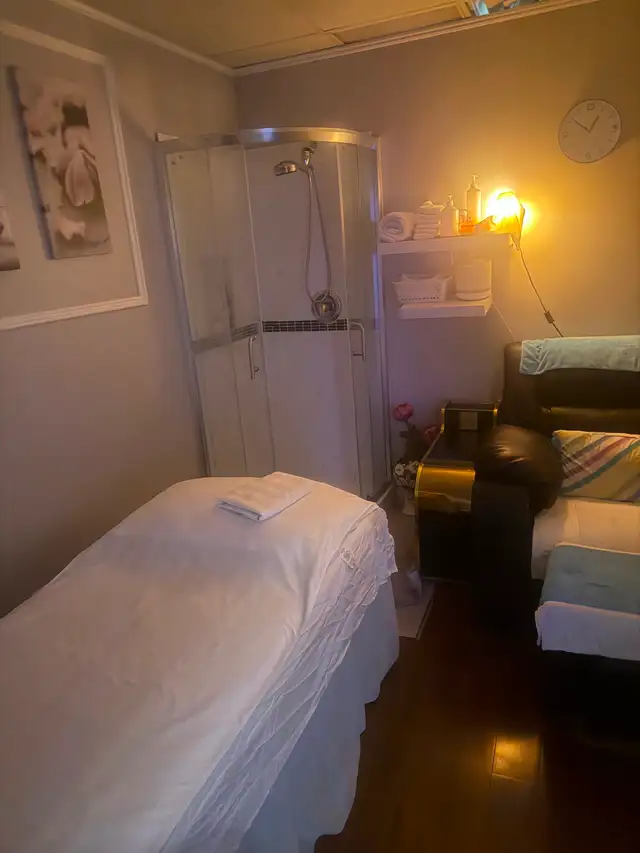 Table shower $90/H SPA Oakville /647-588-8988 in Massage Services in Oakville / Halton Region - Image 6