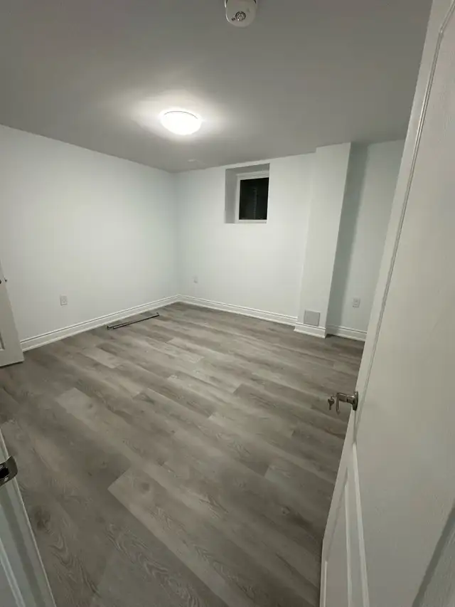 one private room available in Ontario in Canada - Image 3