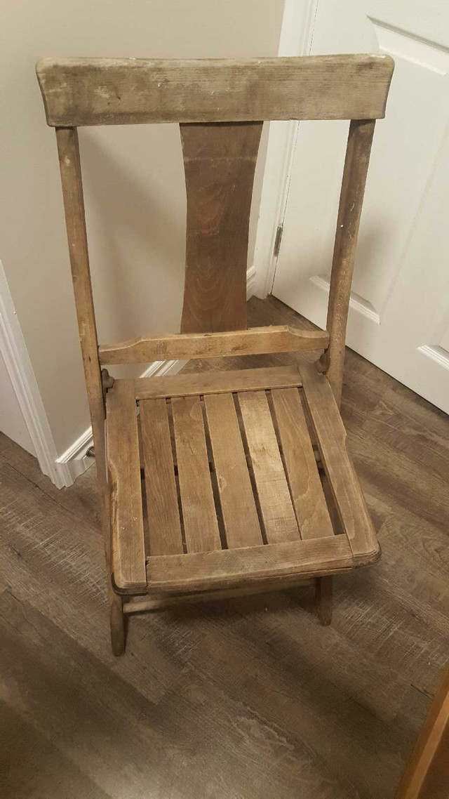 Antique Wooden Folding Chair in Arts & Collectibles in Belleville