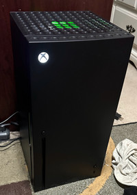 Ukonic Xbox Series X Replica Mini Fridge (12 Can Hold) READ Ad