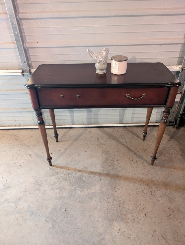 1999 Bombay Entry Console table in Other Tables in Owen Sound