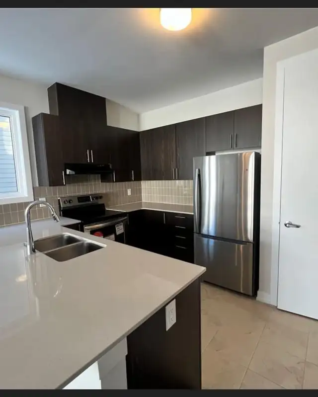 3 bedroom townhouse with basement in Room Rentals & Roommates in Ottawa - Image 9