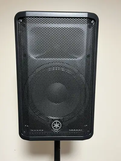 Yamaha dbr10 powered speaker, View more