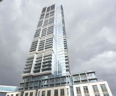 Vaughan Metropolitan Centre TC5 -$2,300 (1b+den, Parking)