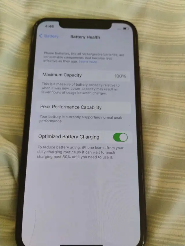 iPhone XS 256gb 100% in Cell Phones in Markham / York Region - Image 4