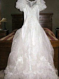 Wedding dress/ Bridal gown, 12 ft train with bustles, US Size 10