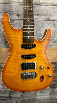 Ibanez SA260 Flame Maple Top Amber Burst with hard case 
