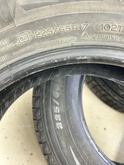 Trois(3) pneus, 7mm pour une saison ou deux tout dépend du millage fait. Disponible Montréal (Cartie...