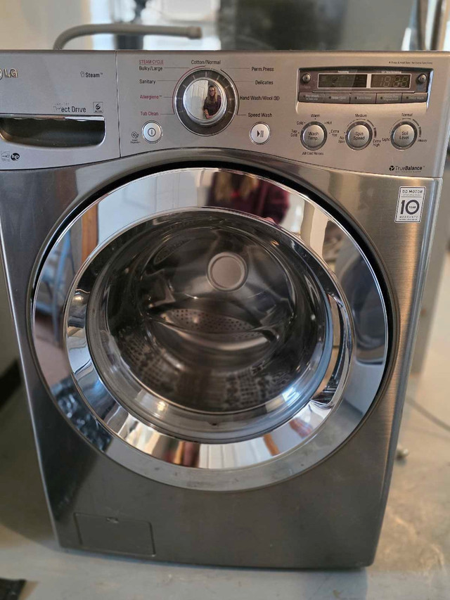 LG Steam Washer in Washers & Dryers in Ottawa