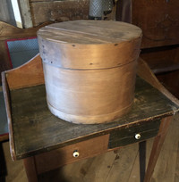 Boîte en bois antique