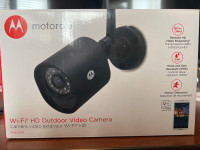  Motorola Focus 72 Outdoor Surveillance (Two Cameras) 