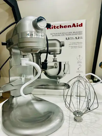 KitchenAid 5.5 Qt Bowl-Lift Mixer - Silver - Works Great!, View more