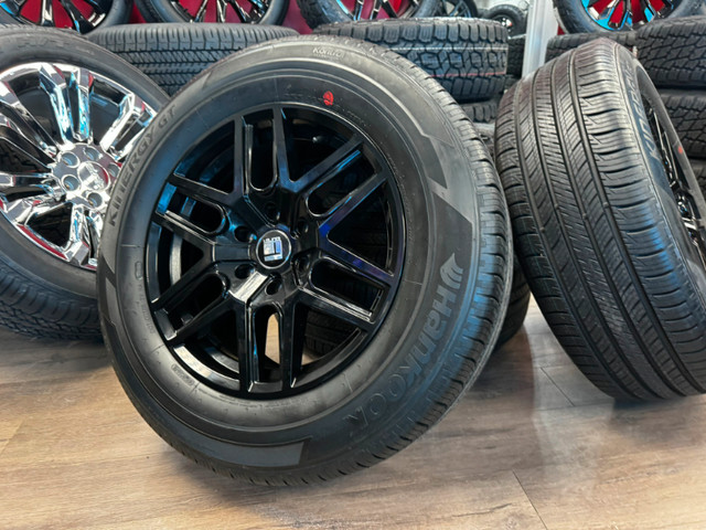 03.2023 Ford Explorer Touren rims and all season tires in Tires & Rims in Edmonton